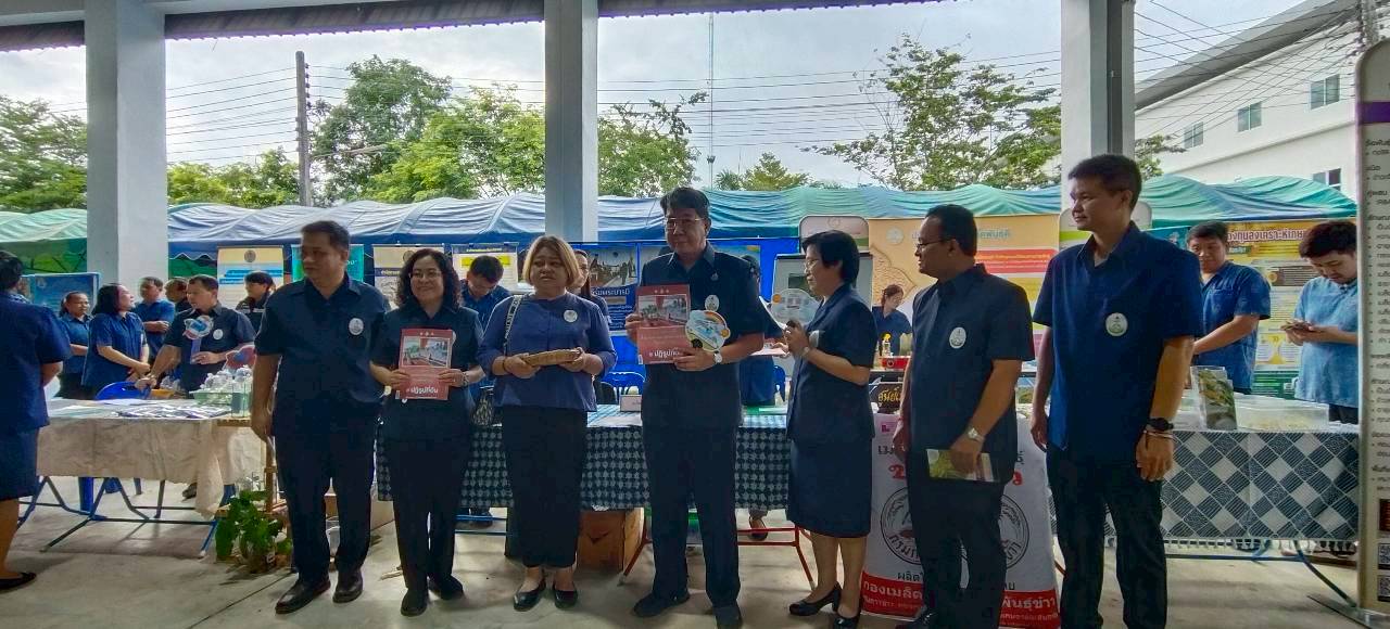 title - ส.ป.ก.แพร่ ร่วมจัดคลินิกเกษตรเคลื่อนที่ ให้บริการประชาชน เพื่อให้บริการ แบบครบวงจรและพัฒนาศักยภาพเกษตรกรในพื้นที่อำเภอร้องกวาง